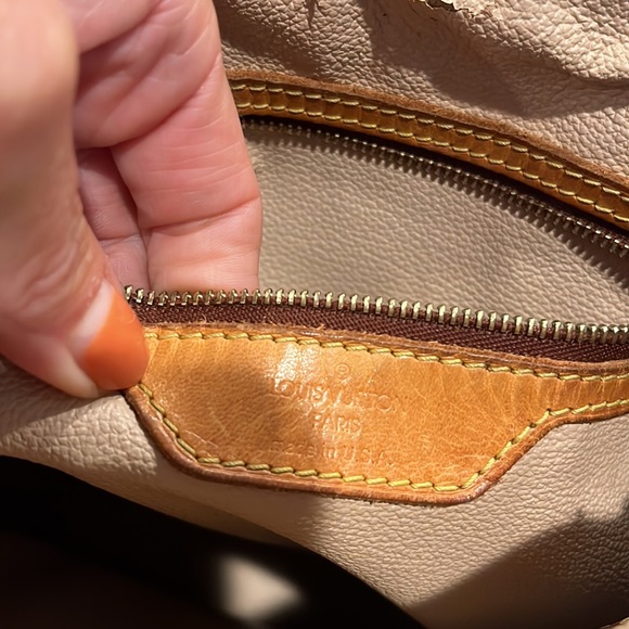 Louis Vuitton mini monogrammed bucket bag - Picture 8 of 9